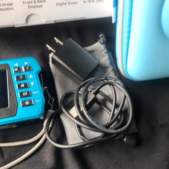 Minolta 48 MP Dual Screen Waterproof Digital Camera MN40WP - Picture 7 of 13